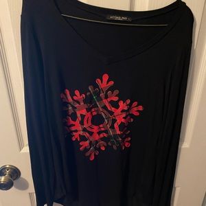 EUC Acting Pro Snowflake Long Sleeve Shirt With Thumbholes Size Large